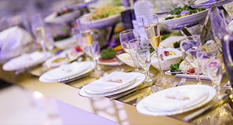 De Luxe Banquet Hall - Family Style Dining
