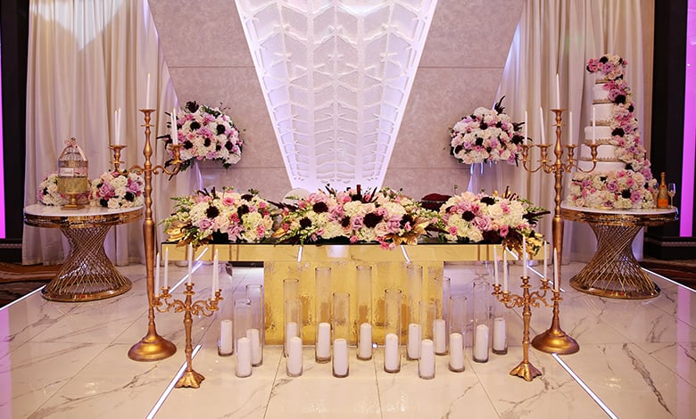 De Luxe Banquet Hall - Customize Event Venue